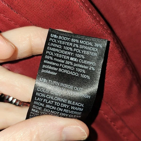 ๐ค๐คWhite House Black Market Burgundy Denim Coated Jacket - Size Small/0 - Picture 14 of 16